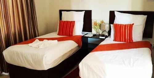 Serowe Hill View Inn מראה חיצוני תמונה