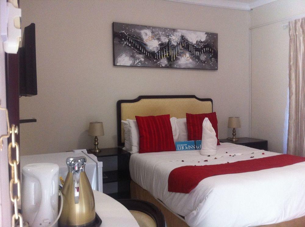 Serowe Hill View Inn מראה חיצוני תמונה