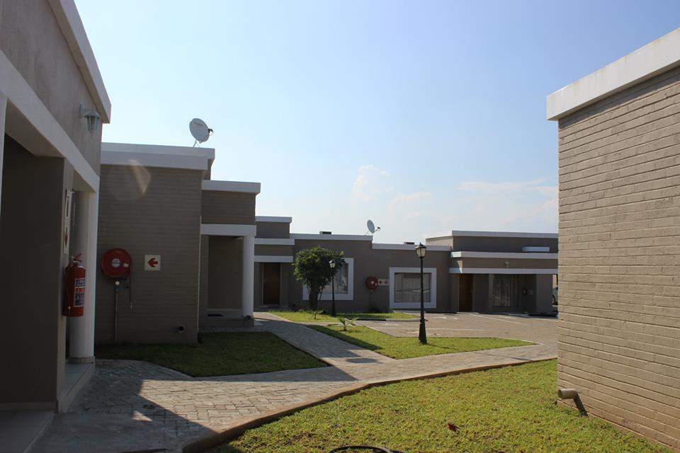 Serowe Hill View Inn מראה חיצוני תמונה